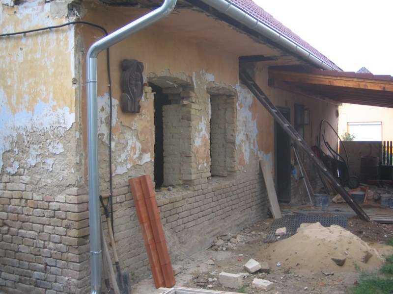 Kompletná rekonštrukcia staršieho domu v Ivánke