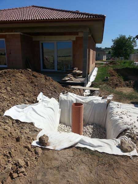 Drenáž okolo bungalovu - Veľký lapáš