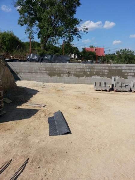 Výstavba vodomernej šachty a oporného múru a oplotenia - Suchá n/Parnou