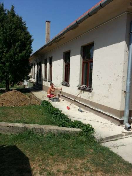 Podrezávanie farského úradu v Brezovej pod Bradlom