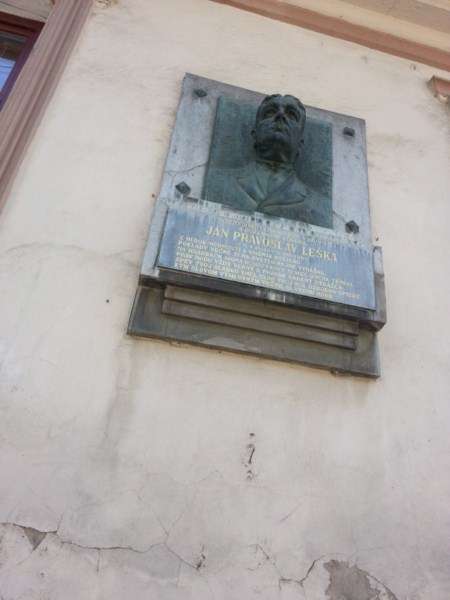 Podrezávanie farského úradu v Brezovej pod Bradlom