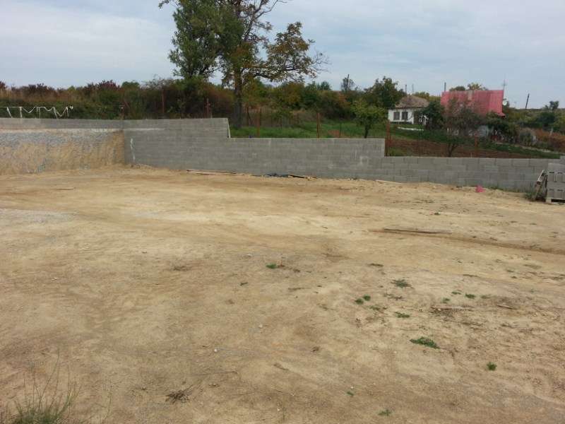 Výstavba vodomernej šachty a oporného múru a oplotenia - Suchá n/Parnou