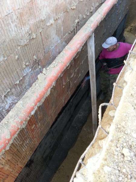 Drenáž okolo záhradného domčeku Jablonec