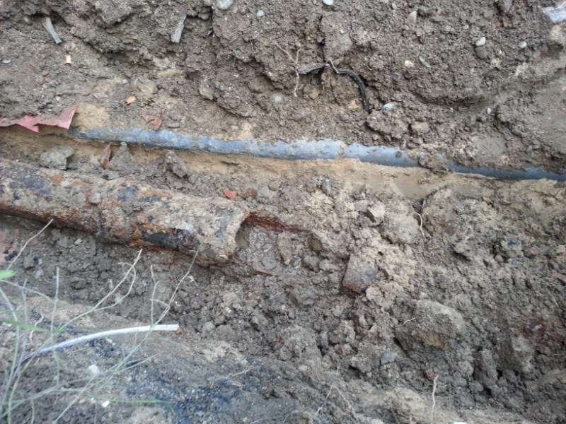 Oprava vodorovnej kanalizácie, výmena za novú: bytovka Piešťany