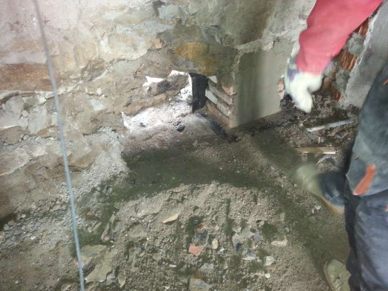 Podrezávanie kamenného múru RD Horné Orešany