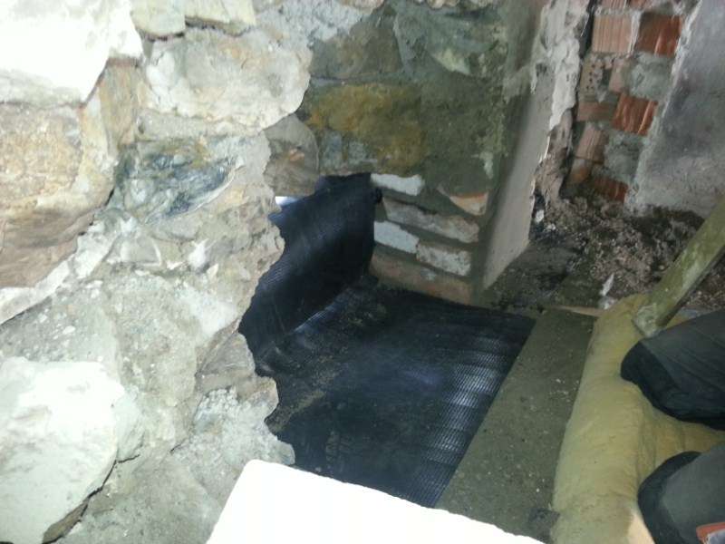 Podrezávanie kamenného múru RD Horné Orešany